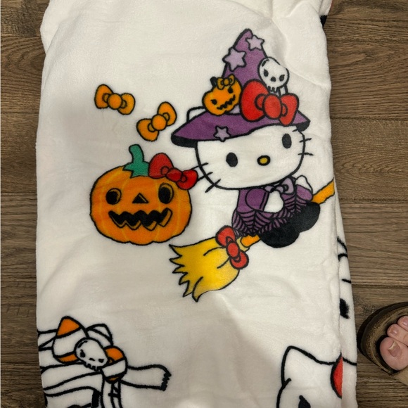 Hello kitty - Halloween throw - Picture 5 of 5